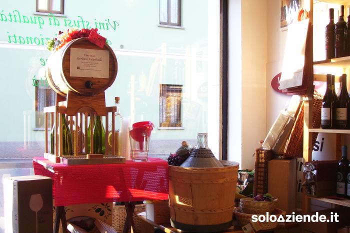 Vendita Commercio al dettaglio solo alimentare ENOTECA VINI SFUSI  a Vaprio d'Adda (MI)