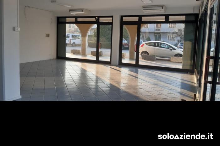 Affitto Immobili uso ufficio - ambulatorio LOCALE COMMERCIALE VEGGIANO a Veggiano (PD)