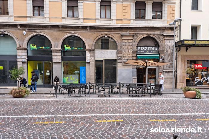 Vendita Ristoranti PIZZERIA /RISTORANTE CANNA FUMARIA  a Padova (PD)