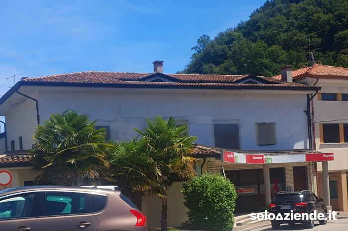 Vendita Mini/supermercati IMMOBILE CON MINIMARKET E APPARTAMENTI AL GREZZO a Travesio (PN)
