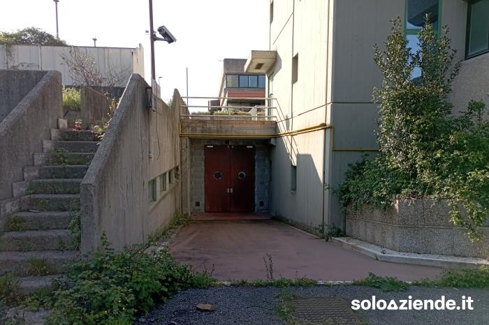 Vendita Fabbricati industriali - Capannoni MAGAZZINO 1080 MQ ADIACENTE VIA NETTUNENSE  a Ariccia (RM)