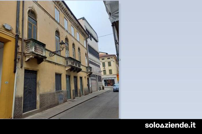 Vendita Edifici interi commerciali THIENE CENTRO PALAZZO DI 400 MQ a Thiene (VI)