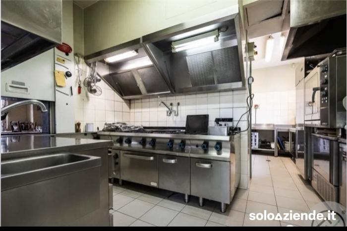 Vendita Ristoranti VENDO INTERO IMMOBILE CON ANNESSO RISTORANTE  a Sumirago (VA)