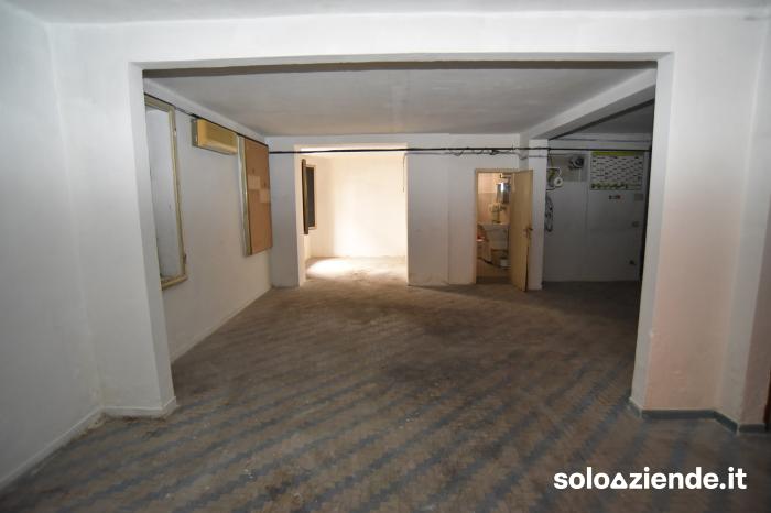 Vendita Locali commerciali e artigianali NEGOZIO SEMICENTRALE A VICENZA a Vicenza (VI)