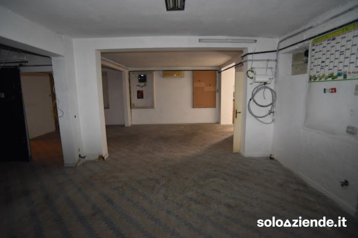 Vendita Locali commerciali e artigianali NEGOZIO SEMICENTRALE A VICENZA a Vicenza (VI)