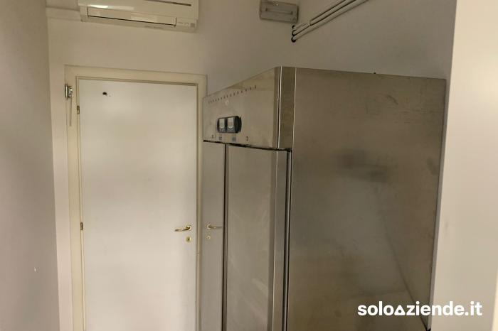 Vendita Attivita' artigianali alimentari e non VENDESI ATTIVITÀ DI PIADINERIA E PIZZA IN PALA  a Badia Polesine (RO)