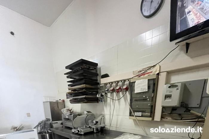 Vendita Commercio al dettaglio solo alimentare PANIFICIO PAN PER FOCACCIA  a Cormano (MI)
