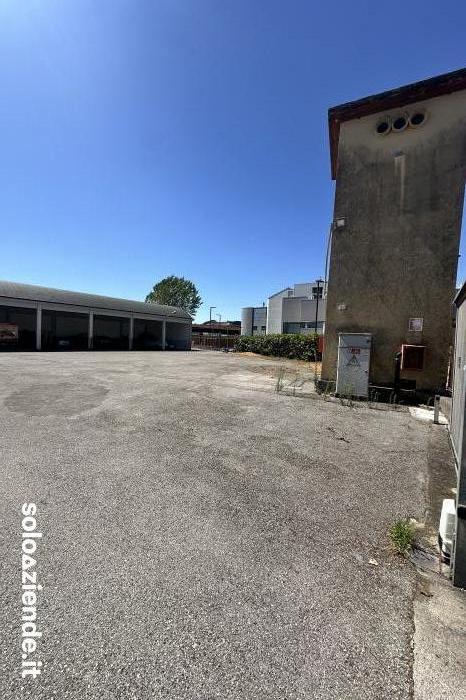 CAPANNONE CON SCOPERTO IN AFFITTO A MESTRE Venezia (VE) - Soloaziende.it