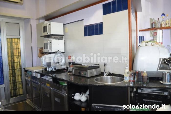 Vendita Bar CEDESI BAR AVVIATO DA OLTRE 35 ANNI A NICHELINO  a Nichelino (TO)