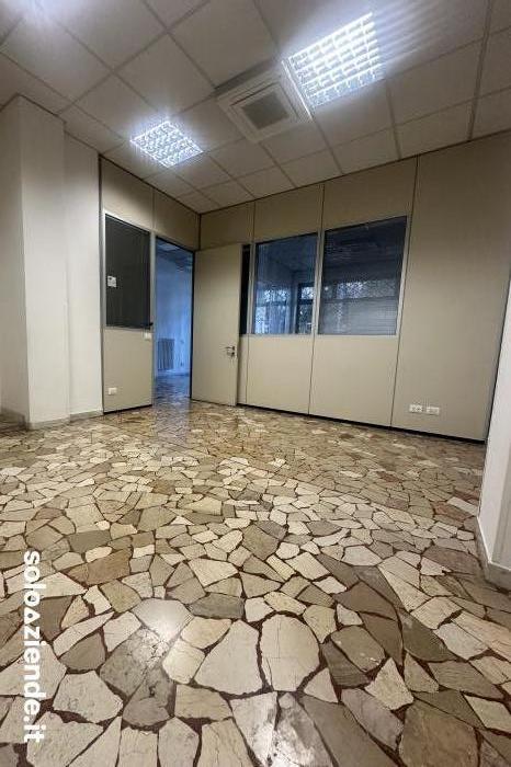 NEGOZIO A REDDITO IN VENDITA A MESTRE - Soloaziende.it
