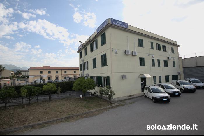 Affitto Immobili uso ufficio - ambulatorio PALAZZINA UFFICIO CON POSTI AUTO E GARAGE  a Salerno (SA)