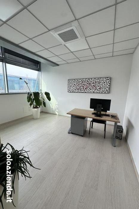 POSTAZIONE CO-WORKIN IN AFFITTO A MESTRE - Soloaziende.it