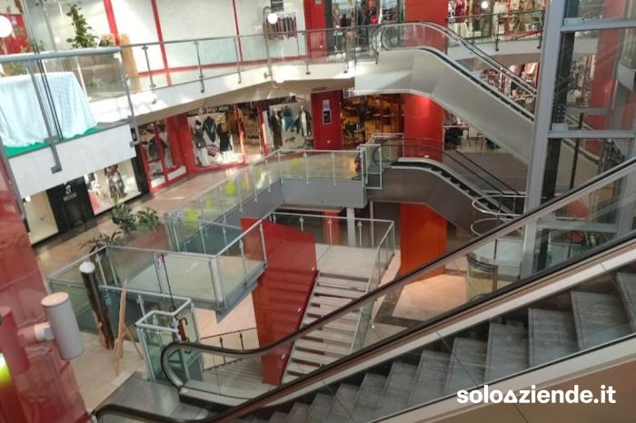 Vendita Servizi vari NEGOZIO COMMERCIALE IN CENTRO COMMERCIAL a Bussolengo (VR)