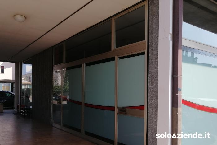 Vendita Locali commerciali e artigianali NEGOZIO A BUSSOLENGO  a Bussolengo (VR)