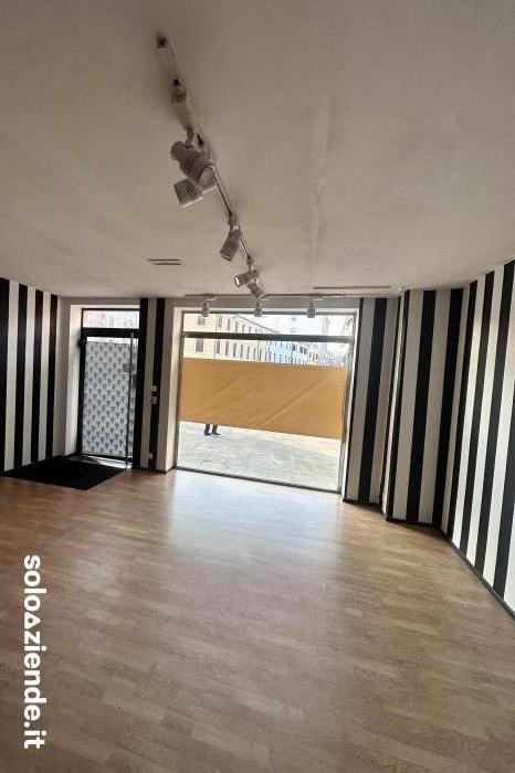  NEGOZIO IN AFFITTO PIAZZETTA MATTER MESTRE Venezia VE - SoloAziende.it