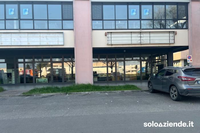 Vendita Locali commerciali e artigianali VENDITA DI IMMOBILE COMMERCIALE ATTUALMENTE A REND a Sassuolo (MO)