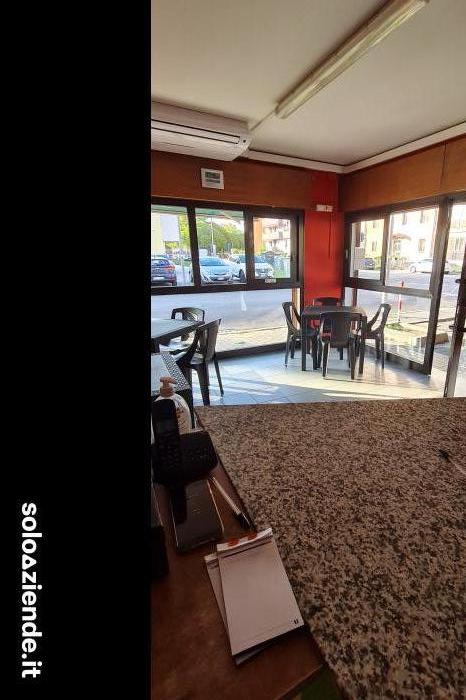 Vendita Attivita' artigianali alimentari e non VENDESI ATTIVITA' DI PIZZERIA DA ASPORTO a Ferrara (FE)