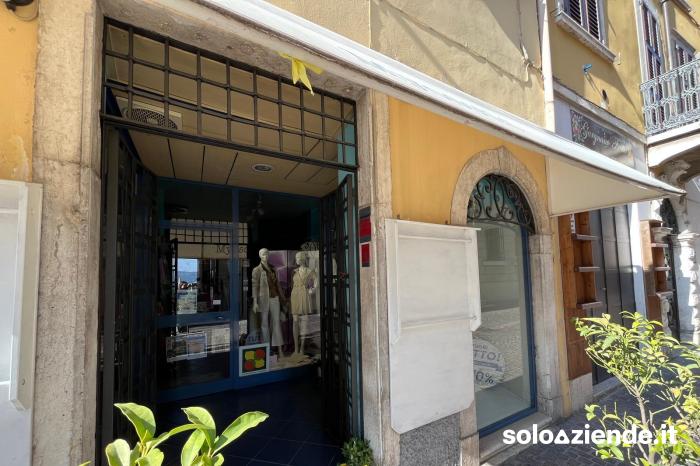Affitto Commercio al dettaglio non alimentare AFFITTO LOCALE COMMERCIALE VUOTO APPENA RISTRUTTUR a Gargnano (BS)