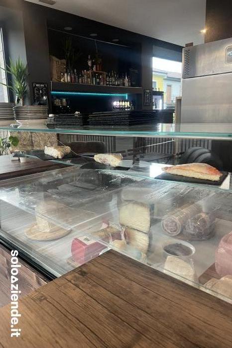 Vendita Ristoranti VENDESI ATTIVITÀ DI CAFFETTERIA PIZZERIA E PUB a Senago (MI)