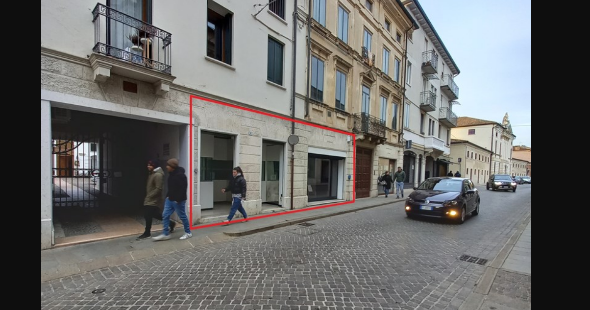 Affitto Locali commerciali e artigianali THIENE CENTRO VIA TRIESTE 21 - 23 NEGOZIO 99 MQ  a Thiene (VI)