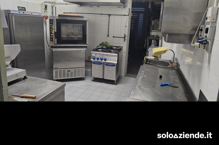 Vendita Bar VENDO ATTIVITÀ DI BAR PASTICCERIA. a Ancona (AN)
