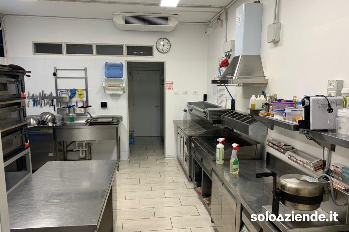 Vendita Attivita' artigianali alimentari e non VENDESI ATTIVITÀ DI PIADINERIA E PIZZA IN PALA  a Badia Polesine (RO)