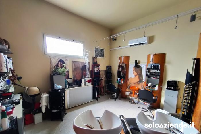 Vendita Servizi vari IN VENDITA NEGOZIO / UFFICIO / STUDIO / SHOW-ROOM a Silea (TV)