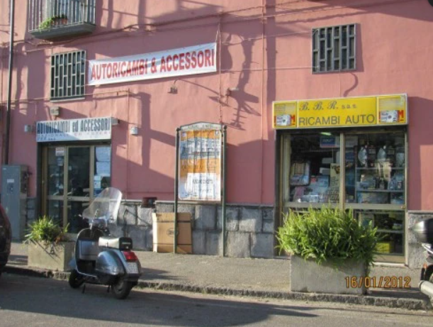Vendita Commercio al dettaglio non alimentare CESSIONE ATTIVITÃ€ DI AUTORICAMBI A NAPOLI a Napoli (NA)