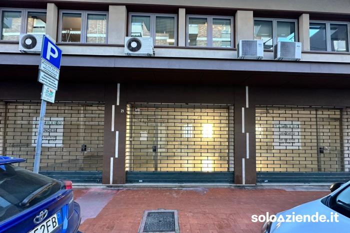 NEGOZIO IN VENDITA VIA EINAUDI 21-25 MESTRE Venezia (VE) - Soloaziende.it