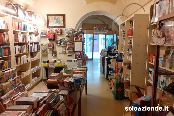 Vendita Commercio al dettaglio non alimentare VENDITA CARTOLIBRERIA - RIV. GIORNALI a Gravina in Puglia (BA)
