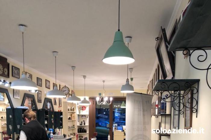 Vendita Attivita' artigianali alimentari e non CEDO QUOTA DEL 40% DI ATTIVITÀ DI BARBIERE. a Roma (RM)