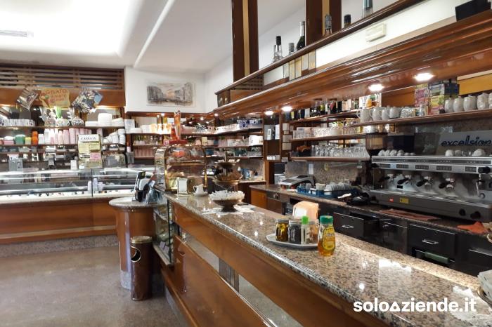 Vendita Bar VENDESI BAR GELATERIA  a Trieste (TS)