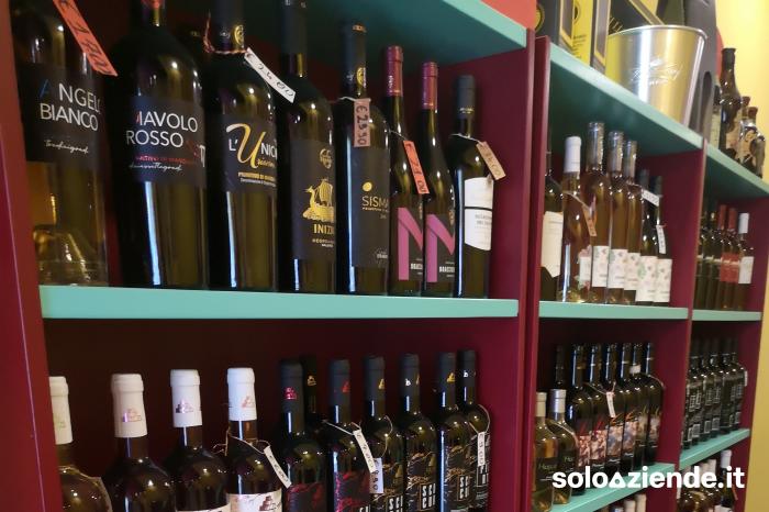 Vendita Bar VENDESI ATTIVITÀ DI ENOTECA/WINE BAR a Taranto (TA)