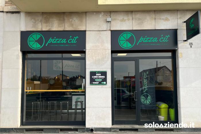 Vendita Commercio al dettaglio solo alimentare VENDESI O CEDESI PIZZERIA D'ASPORTO a Torino (TO)