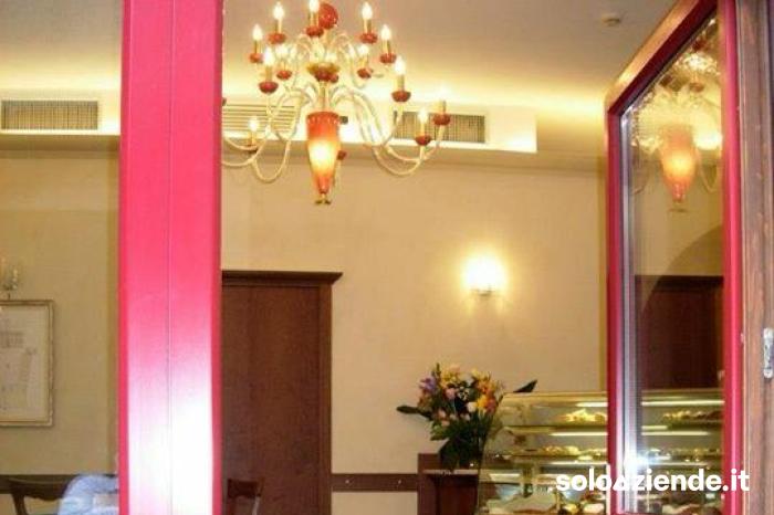 Vendita Bar VENDO ATTIVITÀ  DI BAR  CAFFETTERIA a Melegnano (MI)