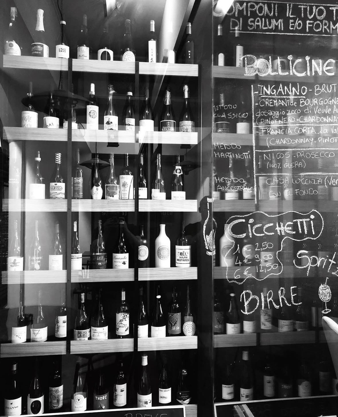 VENDESI COCKTAIL BAR