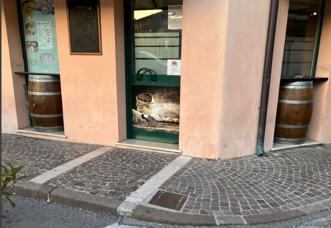 Vendita Bar VENDESI BAR A VERONA (VI) DI 80MQ a Legnago (VR)