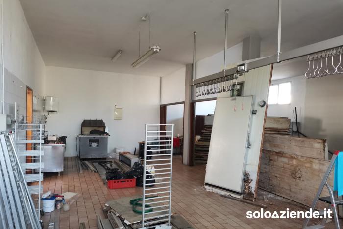 Vendita Locali commerciali e artigianali LOCALE 190MQ    SCANTINATO 180MQ a San Fior (TV)
