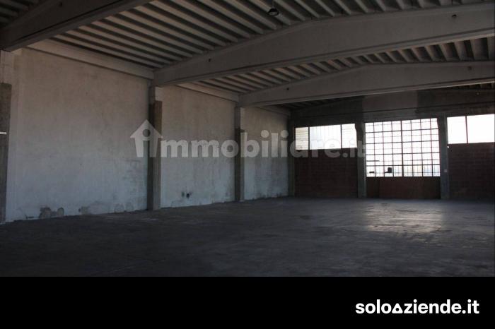Affitto Fabbricati industriali - Capannoni SPAZI PER DEPOSITO MERCI IN AFFITTO a Pero (MI)